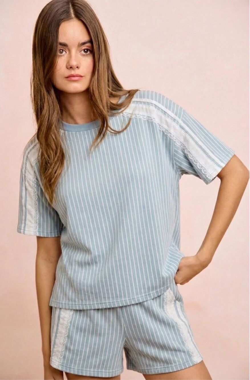 B1026. BiBi White/Blue Striped Denim Lace Short Sleeve T-Shirt NWT - Picture 3 of 5